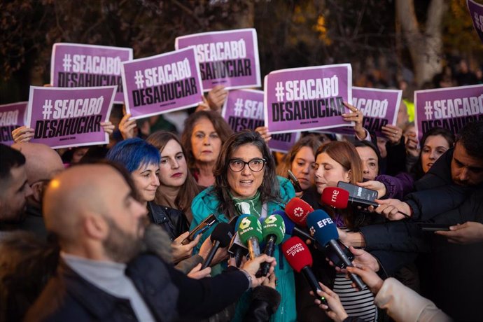 Archivo - La secretaria de Organización de Más Madrid y diputada en la Asamblea de Madrid, Manuela Bergerot, realiza unas declaraciones a la prensa, antes de una manifestación contra la violencia hacia las mujeres, a 25 de noviembre de 2023, en Madrid (Es