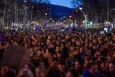 Foto: Miles de mujeres plantan cara al frío y salen a las calles de España con un feminismo que sigue dividido