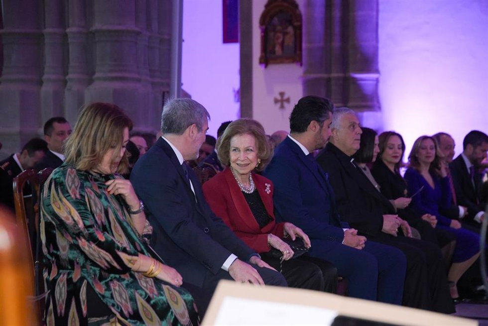 La reina Sofía (c), durante un concierto de Ciudades Patrimonio de la Humanidad de España, en la Catedral de Nuestra Señora de los Remedios, a 8 de marzo de 2024, en San Cristóbal de La Laguna, Santa Cruz de Tenerife, Canarias (España). Doña Sofía asist
