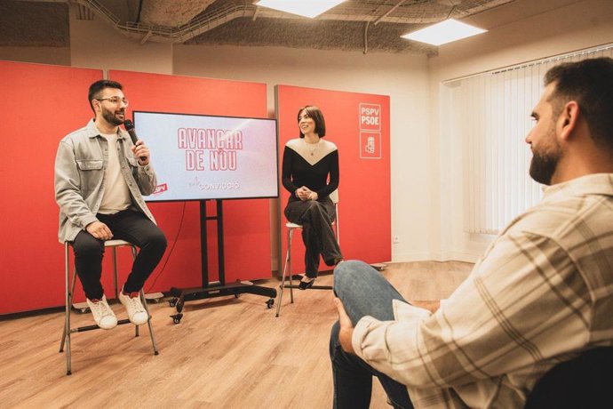 Diana Morant mantiene un encuentro con Juventudes Socialistas del Pais Valenci