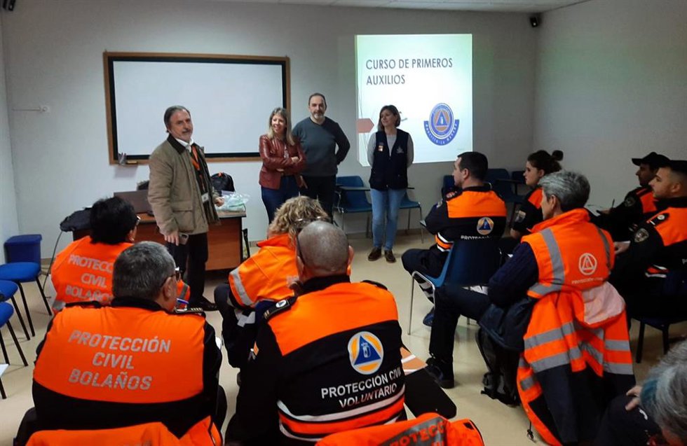 Curso 'Primeros Auxilios y Primera Atención Sanitaria' a voluntarios de Protección Civil.