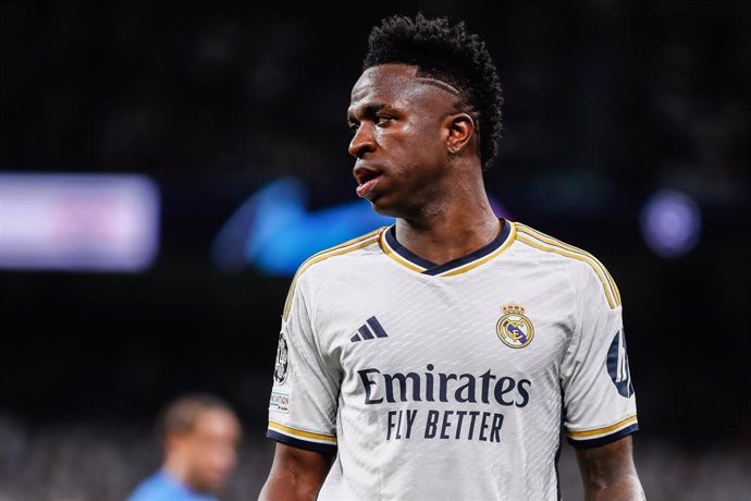 El jugador del Real Madrid, Vinícius Júnior, ante el RB Leipzig en la vuelta de octavos de final de la Champions 2023-2024 en el Santiago Bernabéu.