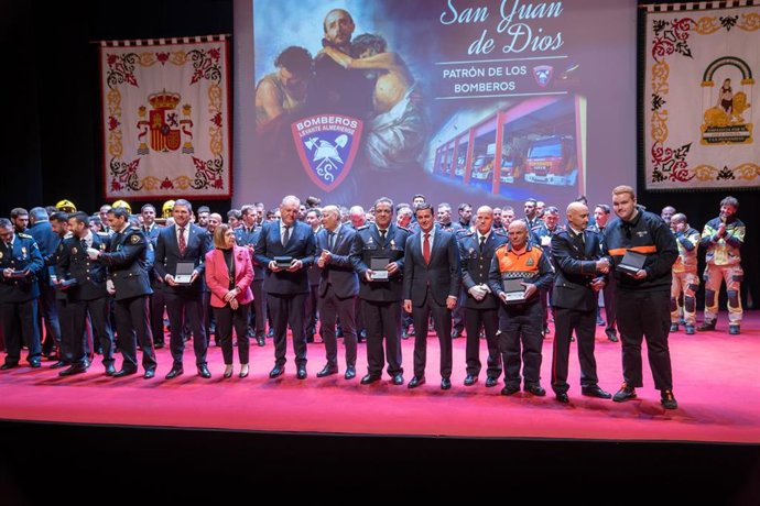 Los Bomberos del Levante de Almería celebran el día de su patrón, San Juan de Dios.