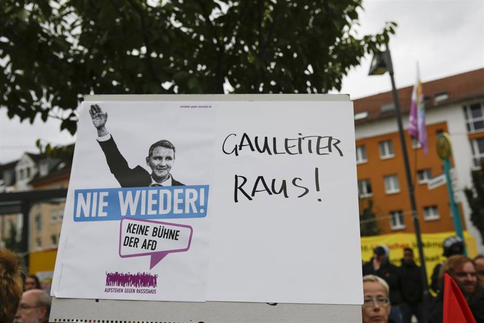 Archivo - Cartel contra el político de Alternativa para Alemania (AfD) Bjrn Hcke