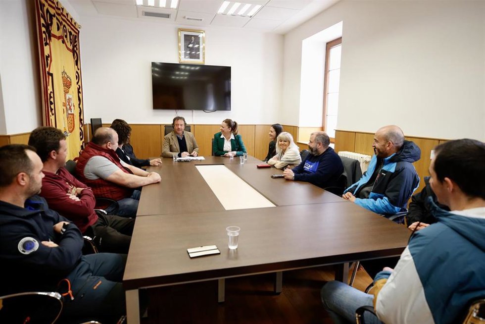 El consejero de Desarrollo, Rural, Ganadería, Pesca y Alimentación, Pablo Palencia, realiza una visita institucional a Ampuerto