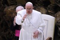 El Papa pide a Zelensky que tenga la "valentía" de "alzar la bandera blanca" y negociar con Rusia