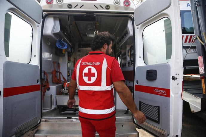 Archivo - Ambulancia en Italia