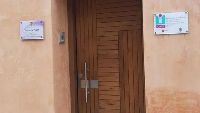 Imagen de la puerta del Cavi de Ceuí