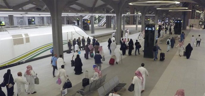 Archivo - Renfe alcanza un récord de 7 millones de viajeros en su 'AVE a la Meca' en 2023, un 90% más