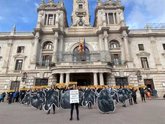 Foto: Una concentración pide acabar con la feria taurina de las Fallas y critica que se "torturen" animales "por tradición"