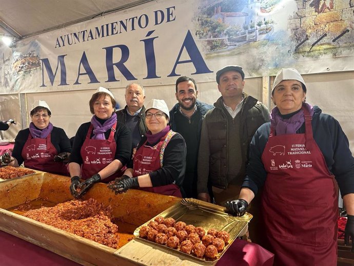 El diputado de Almería, Carlos Sánchez, en la II Feria de la Matanza Tradicional en María (Almería).