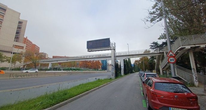 El Ayuntamiento de Madrid acomete desde mañana las obras de sustitución de la pasarela peatonal sobre la A-2 a la altura de la avenida de Bruselas