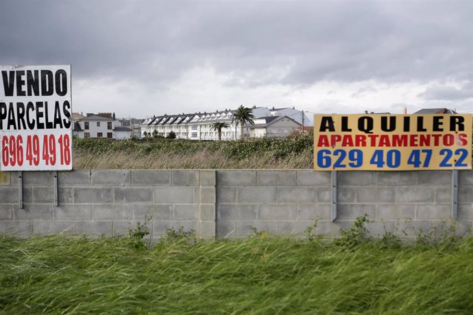 Archivo - Alquileres de apartamentos en la comarca de A Mariña afectadas por la suspensión por parte del Constitucional de la Ley del Litoral de Galicia, a 25 de octubre de 2023, en A Mariña, Lugo.