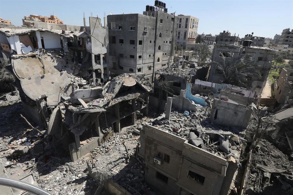 Edificios destruidos por bombardeos israelíes en el campo de refugiados de Nuseirat, en la Franja de Gaza