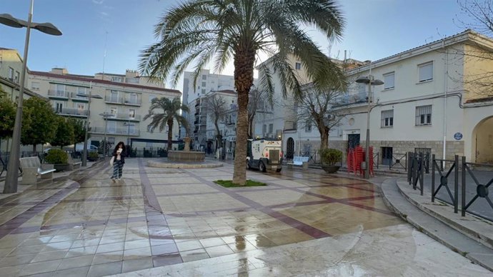 El Ayuntamiento de Jaén diseña un plan de baldeo en la ciudad.