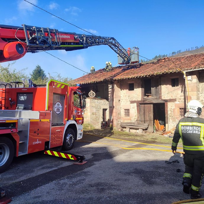 Intervención de los bomberos en Sopeña, Cabuérniga