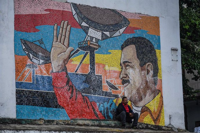 Archivo - Mosaico con la efigie del presidente de Venezuela, Nicolás Maduro