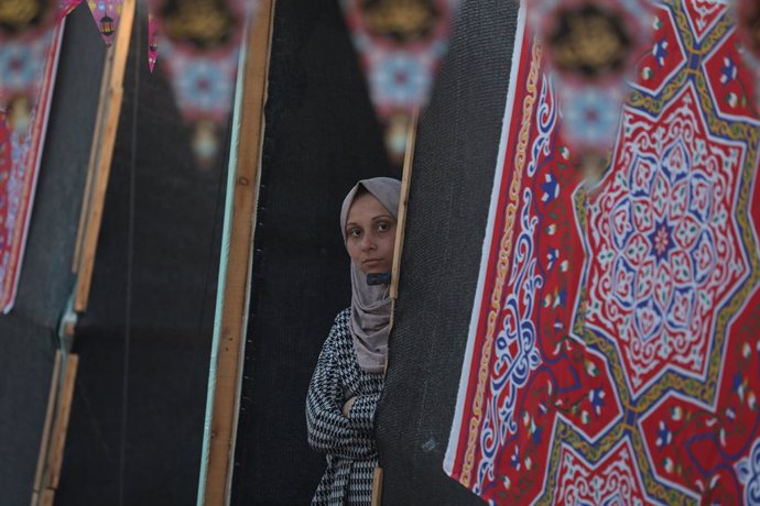 March 10, 2024, Dair El-El-Balah, Gaza Strip, Palestinian Territory: Palestinians are decorating thr tents with Ramadan decorations in Deir al-Balah in the central Gaza Strip, on March 10, 2024