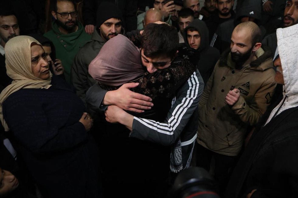 Archivo - Imagen de archivo de la liberación del preso palestinos Jalil Zama, tras su salida de una cárcel israelí a cambio de rehenes retenidos por Hamás