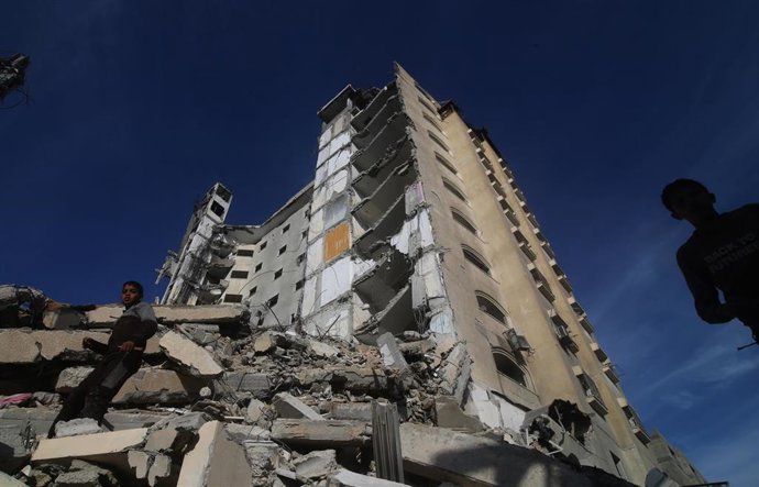 Edificio destruido por un bombardeo del Ejército de Israel contra la ciudad de Rafá, en el sur de la Franja de Gaza (archivo)