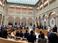 El pleno del Parlamento de La Rioja inicia su sesión con un minuto de silencio en "honor" a las víctimas del 11-M