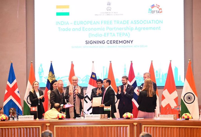 Ceremonia de firma del TLC entre India y EFTA (AELC)