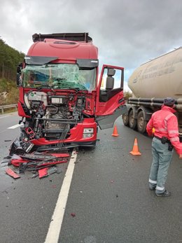 Dos heridos en una colisión múltiple en Zizur Mayor (Navarra) en la que se han visto implicados 3 camiones y 1 furgoneta
