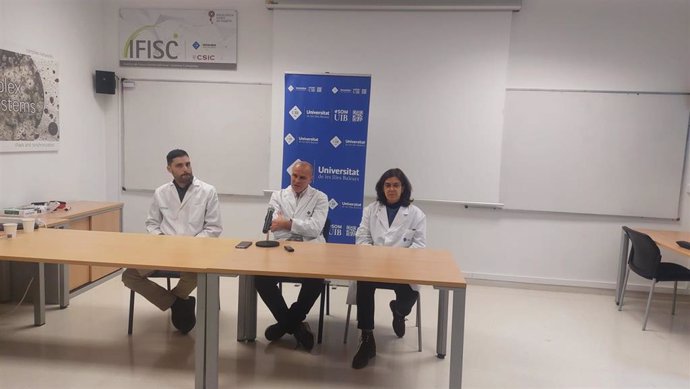Los investigadores del grupo de Neurobiología Celular de la UIB Guillem Cañelles, Cristòfol Vives y Jerònia Lladó.