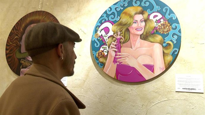 Aarón Izquierdo en su exposición en Toledo.