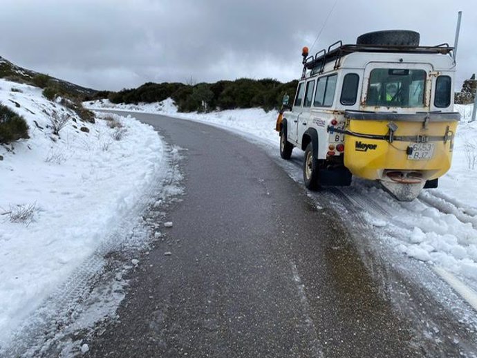 Estado de una de las carreteras del norte de Cáceres afectadas por la borrasca 'Monica' este fin de semana