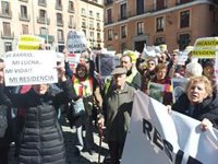 Más de 400 mayores de Orcasitas se manifiestan por su residencia de proximidad: "Desarraigarnos es enterrarnos en vida"