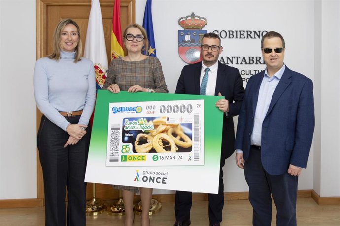 La Consejera De Cultura, Turismo Y Deporte, Eva Guillermina Fernández, Y Óscar Pérez, Delegado Territorial De La ONCE, Presentan El Cupón Que La ONCE Dedica A Las Rabas.