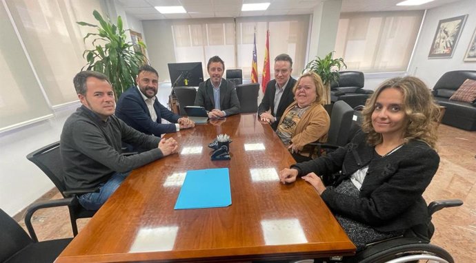 Reunión entre el Servicio de Salud con representantes de la Asociación de lesión medular y otras discapacidades físicas de Baleares (Aspaym Baleares).