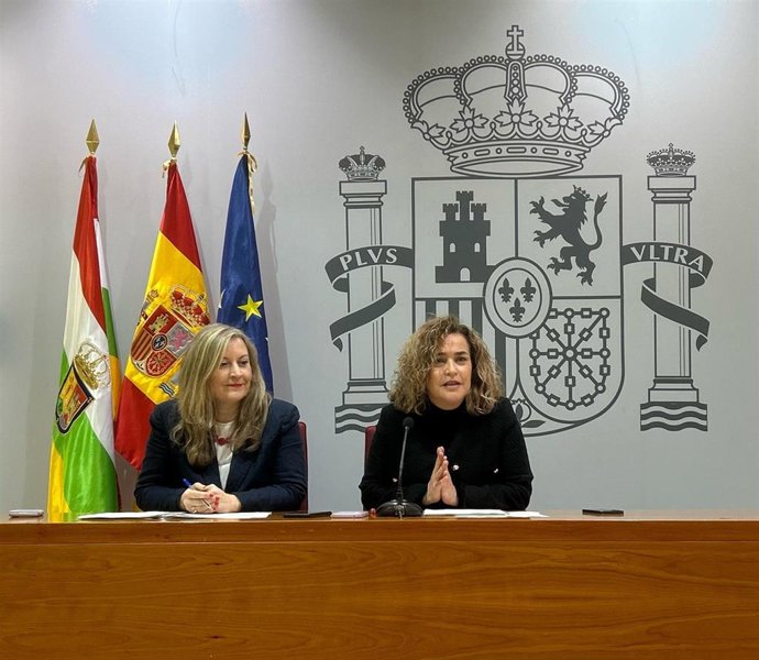 Beatriz Arraiz y Emilia Fernández, en la rueda de prensa