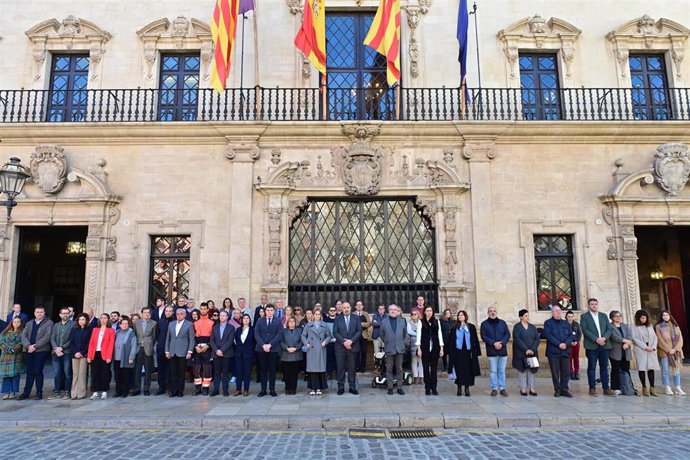Minuto de silencio en la plaza de Cort por las víctimas del 11M.