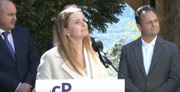 La presidenta del Govern, Marga Prohens, en declaraciones a los medios tras la Conferencia de Presidentes de Baleares.
