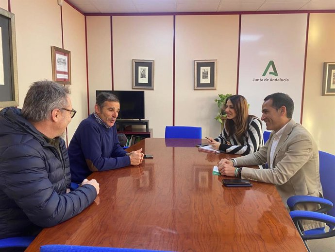 Reunión sobre el proyecto de investigación.