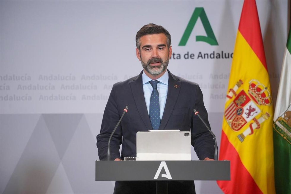 El consejero de Sostenibilidad, Medio Ambiente y Economía Azul y portavoz del Gobierno, Ramón Fernández-Pacheco interviene durante la rueda de prensa posterior al Consejo de Gobierno. A 11 de marzo de 2024, en Sevilla, Como cada semana, el Consejo de Go
