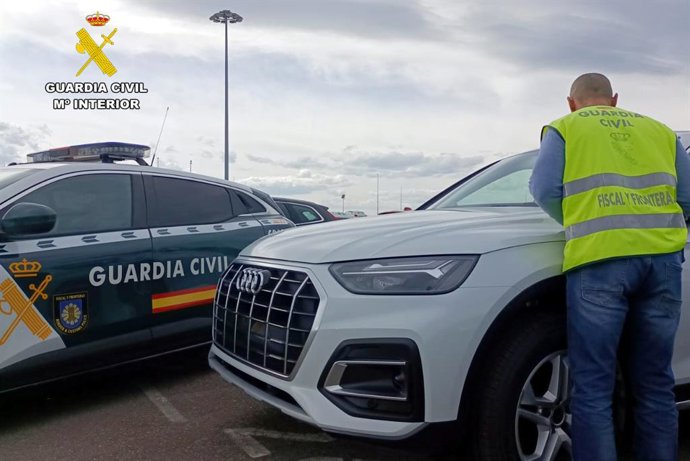 Dos detenidos y un investigado en Burgos por el robo de dos vehículos de alta gama en el Puerto de Santander