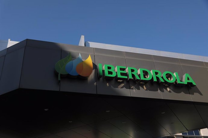Archivo - Edificio de la sede de Iberdola, a 27 de octubre de 2021, en Madrid (España). Iberdrola ha registrado un beneficio neto reportado de 2.408 millones de euros los nueve primeros meses de este año, lo que supone un descenso del 10,2% respecto al añ