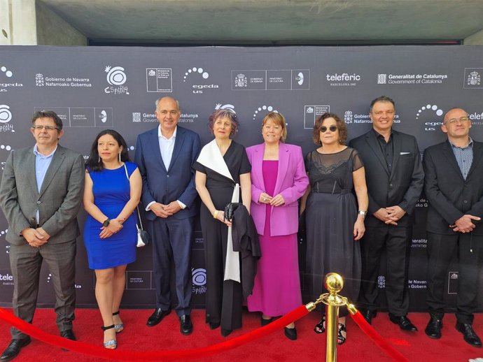 La delegación navarra que ha acudido a Los Ángeles a apoyar la candidatura de 'Robot Dreams' a los Oscar
