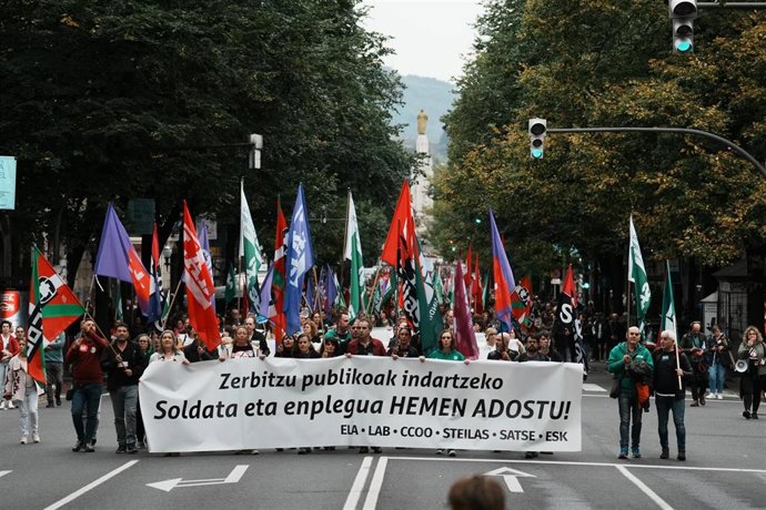 Movilización en Bilbao durante una jornada de huelga en la función pública