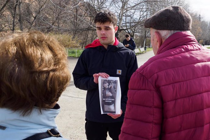 Vecinos del municipio de Santo Domingo de la Calzada han viajado a Logroño para colaborar en la búsqueda del joven desaparecido en Logroño, a 4 de marzo de 2024, en Logroño, La Rioja (España).