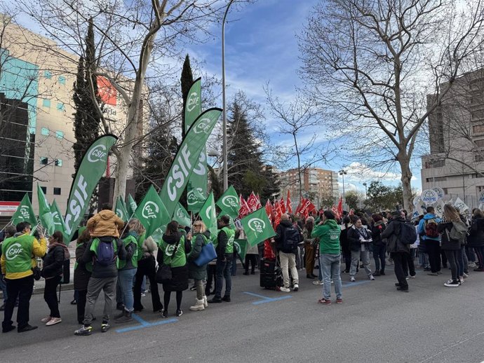 Manifestación contra el modelo de oposiciones al cuerpo de maestros planteado por la Comunidad de Madrid.