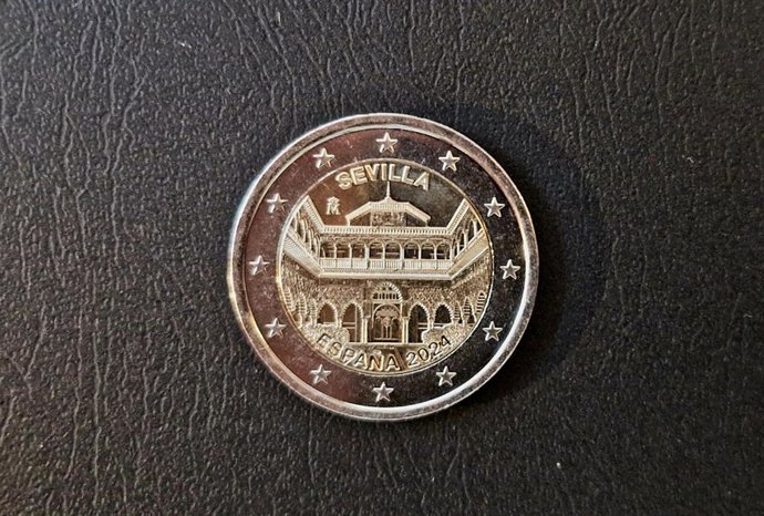 Moneda de dos euros dedicada al Patio de las Doncellas del Alcázar.