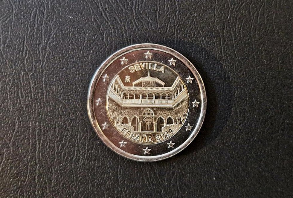 Moneda de dos euros dedicada al Patio de las Doncellas del Alcázar.