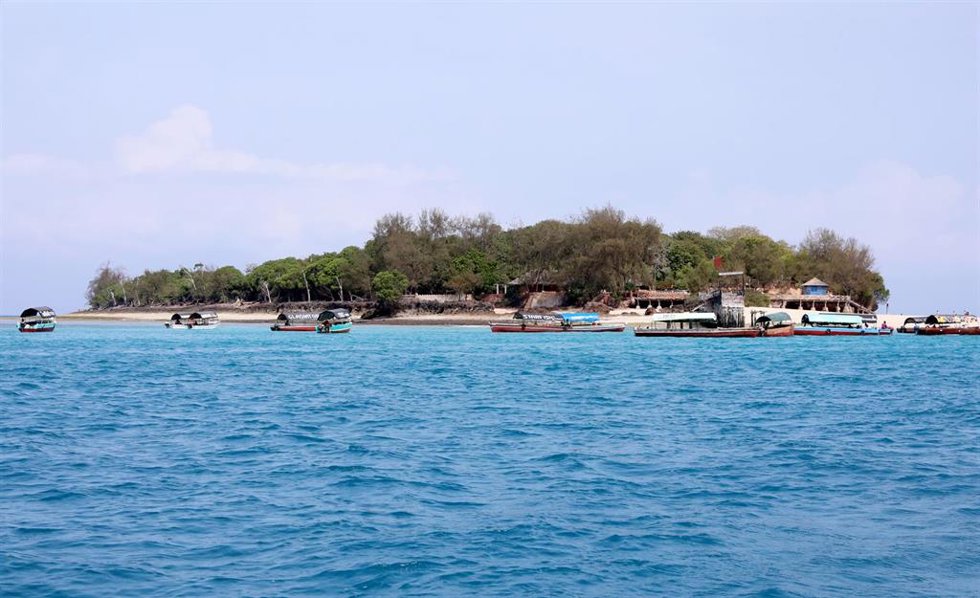 Archivo - ZANZIBAR, March 25, 2023  -- This photo taken on Feb. 23, 2023 shows Changuu Island, also known as Prison Island, in Zanzibar, Tanzania.   Zanzibar was once an important transit port in East Africa. From the late 18th century to the early 19th