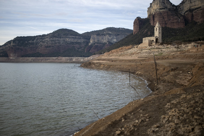 Imagen de archivo - Vista del pantano de Sau, a 22 de enero de 2024, en Barcelona, Catalunya (España).