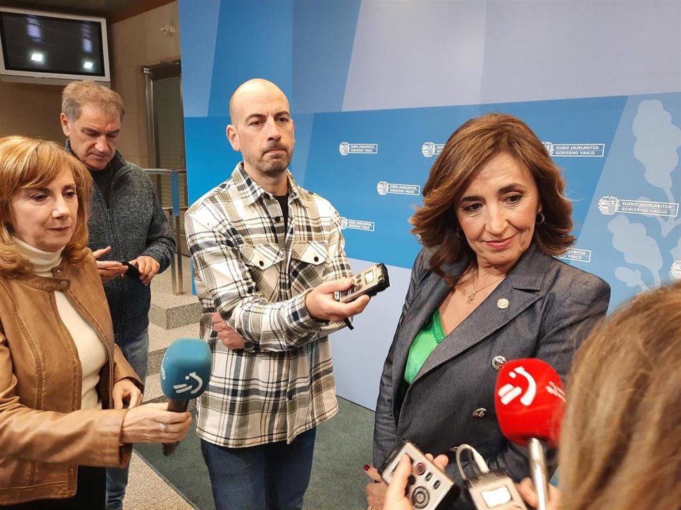 Garamendi atiende a los medios tras la reunión de la Comisión Mixta de Transferencias