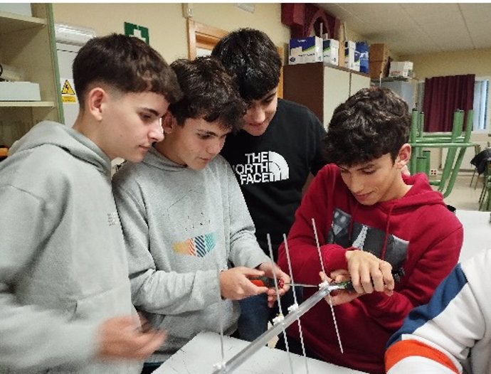 Seis alumnos del IES Nueve Valles participan en un desafío de la Agencia Espacial Europea